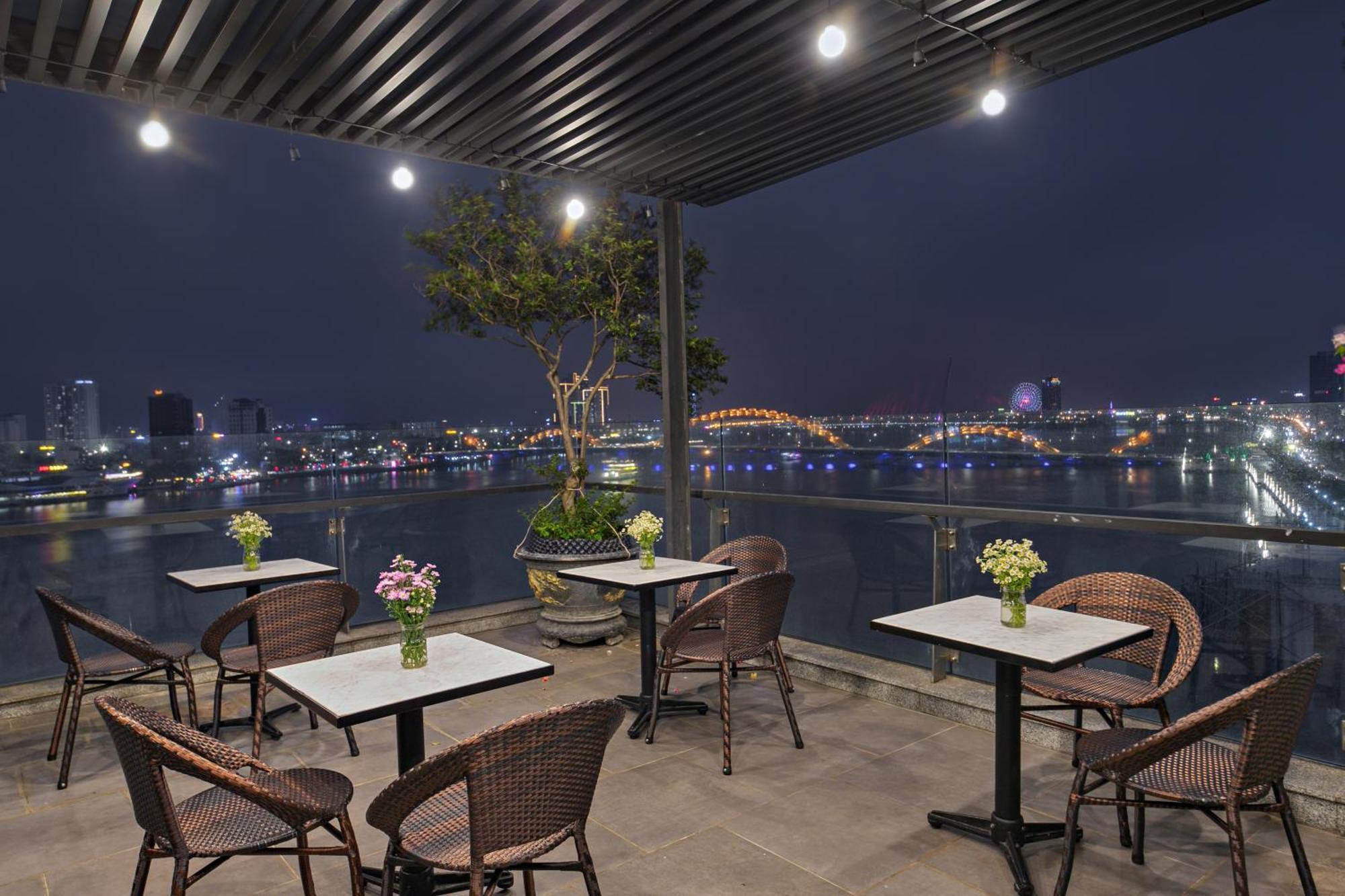 Avora Hotel Дананг Екстериор снимка